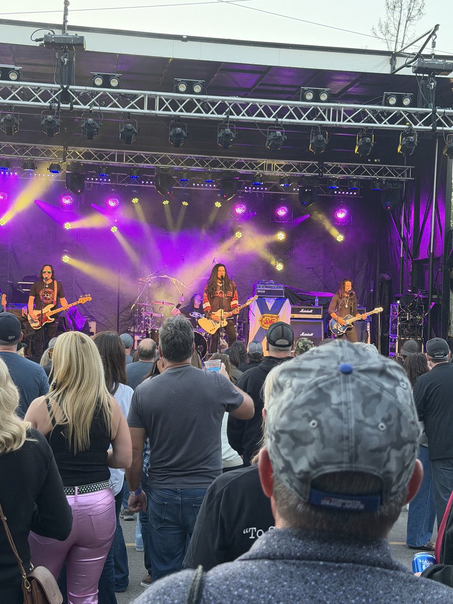 toquerocks's tweet photo. Crushing it in Rothesay. https://t.co/2WZTAjvMWE