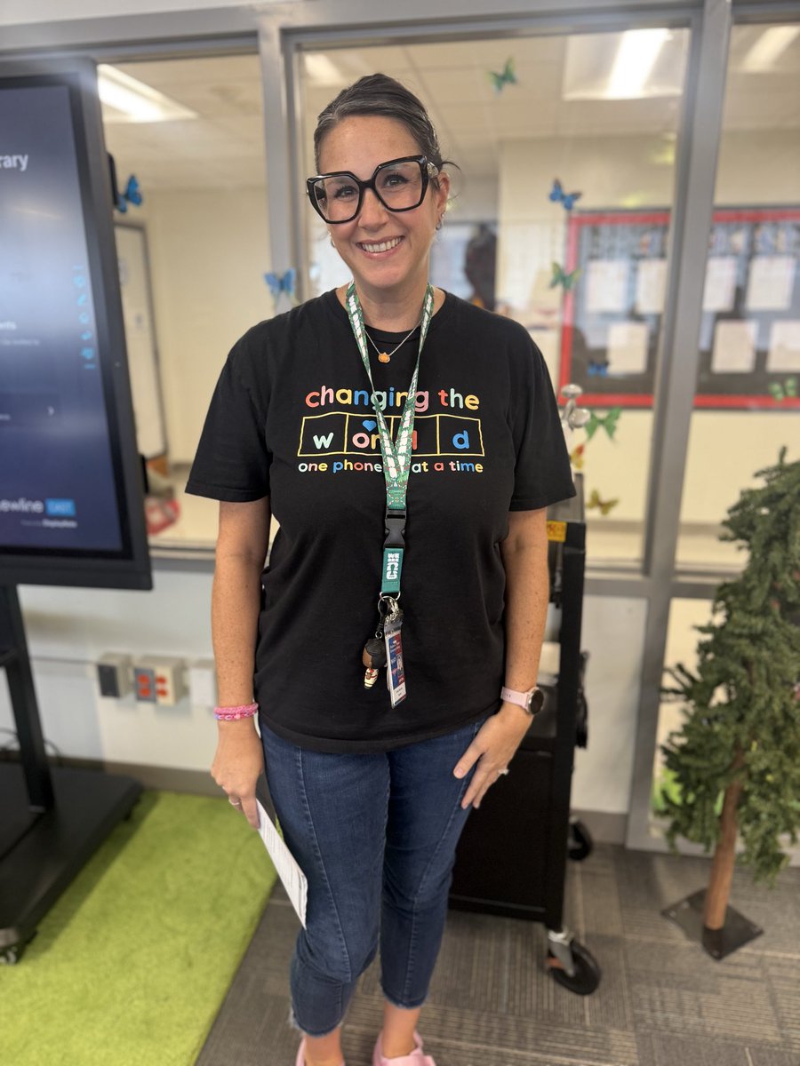 adricamposlow's tweet photo. Kudos to our Math Motivator, Ms. Reynosa! She’s helping lead Operation Math Magic and recruited 5th grade Math Magic Mentors to support our lower grades as they learn their math facts! @AaronDaffern @fosterdisd https://t.co/hiv6VrPR2N