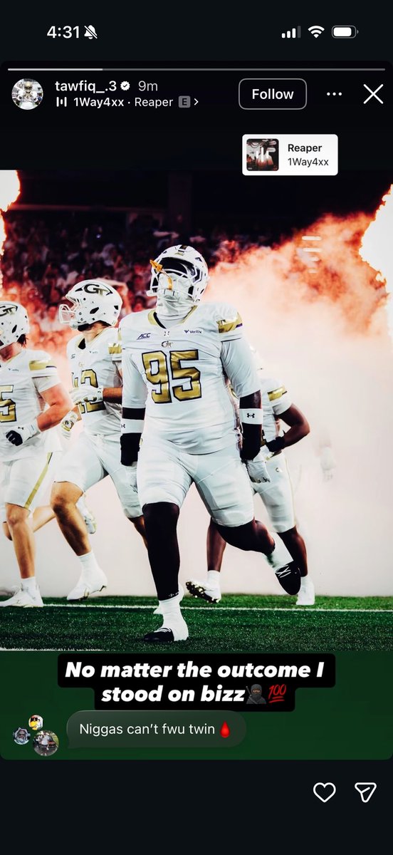 gucceCU's tweet photo. Nigga got his face put in the turf on the final play and talm bout he stood on bizz😂🤦🏾‍♂️ https://t.co/RUsHhaSaFf