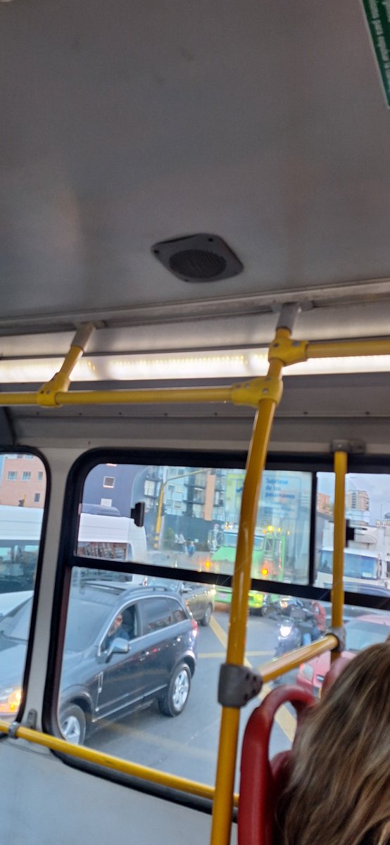 Lenaa_Off's tweet photo. @SectorMovilidad por la 153 con boyacá no se hay movimiento por el taponamiento en todas direcciones https://t.co/Ynq6vnpdaN