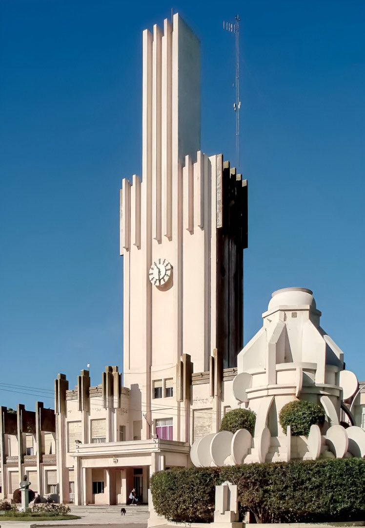 MelinaIchu's tweet photo. El que no conoce a dios, a cualquier art decó le reza. Salamone.

Municipalidades de Bs As, Argentina. https://t.co/JbOYpwGUre