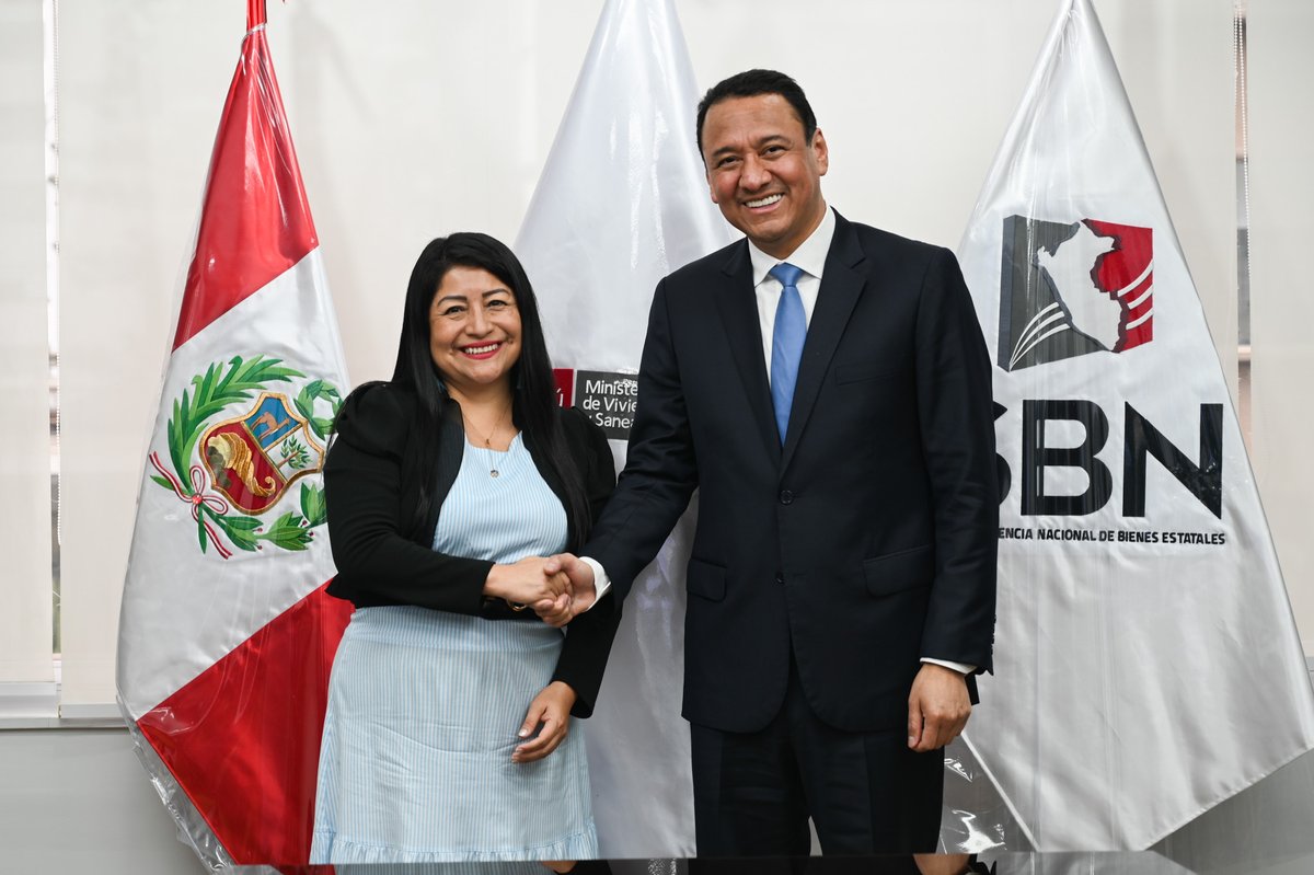 sbn_peru's tweet photo. ✅#SBNInforma
☝A fin de agilizar los proyectos de inversión pública/privada que se encuentran en la cartera priorizada de ProInversión sostuvieron una reunión de trabajo el Superintendente de la SBN, Angel Manero y la Directora de Inversiones Descentralizadas, Denisse Miralles. https://t.co/wmZvG0HrWg