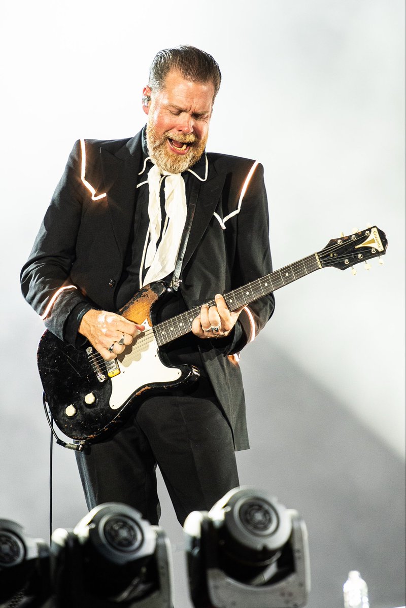 downstagebra's tweet photo. THE HIVES FOREVER
FOREVER THE HIVES

The Hives e Rock in Rio pra sempre 🫶

📸: @tadeu_goulart para o Downstage https://t.co/RJny44pzu7