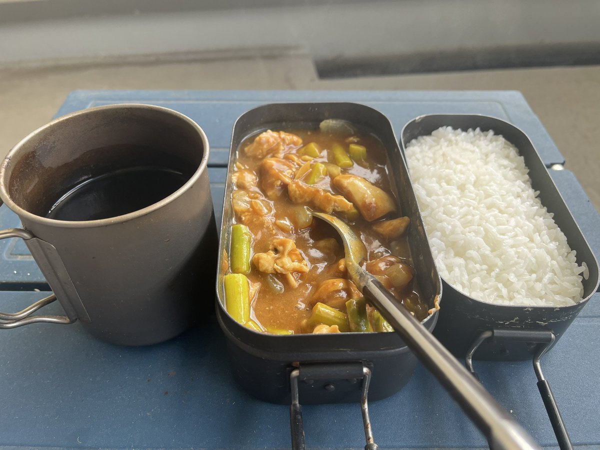 istardil's tweet photo. おはようございます
今朝はメスティンで朝カレー！

#メスティン 
#朝カレー https://t.co/ZymyzRS8EH