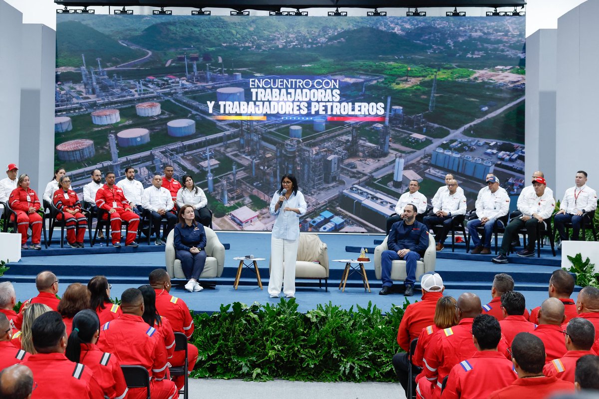 PDVSA's tweet photo. Durante un encuentro con las trabajadoras y trabajadores petroleros, la presidenta de la República, @delcyrodriguezv, destacó la trascendencia de los más de 50 acuerdos y contratos suscritos recientemente con distintas empresas internacionales. https://t.co/HO6U5IaiTN