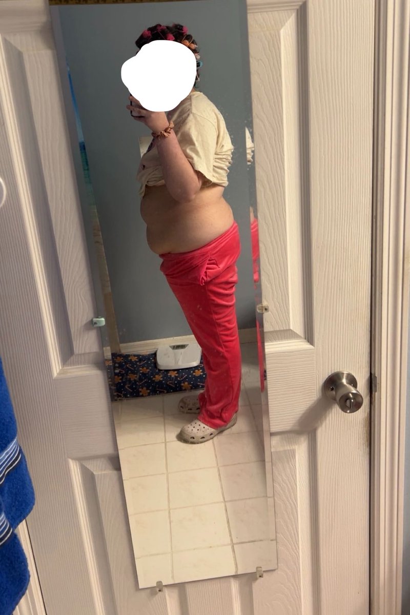 heavensdoII's tweet photo. 232 lbs vs 178 lbs
still got forever to go but at least I can shop in the normal clothing section again https://t.co/0HYOBahB0b