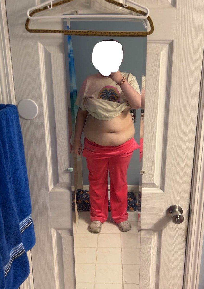 heavensdoII's tweet photo. 232 lbs vs 178 lbs
still got forever to go but at least I can shop in the normal clothing section again https://t.co/0HYOBahB0b