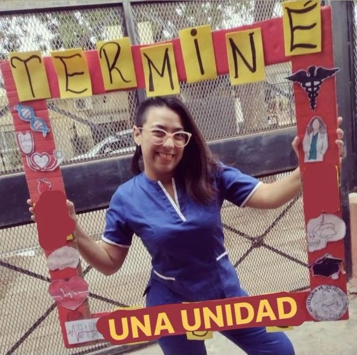 oriana_gd's tweet photo. lo que me está costando retener información que comprender un tema es motivo de festejo https://t.co/UBkSg93vR3