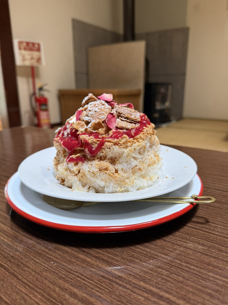 kuromatusinjuu's tweet photo. 【葡萄のタルト】
#cocoocafe
【青森県産りんごのアップルパイ】
#ヨリドコロヒヨリ
【フルーツ杏仁プラム】
#アマービレ
#東北かき氷miniFESTIVAL
#湯の越温泉♨️ https://t.co/4pXI0fFY9l