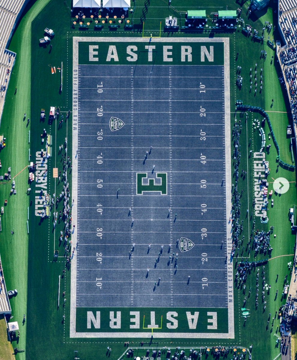 FB_Helmet_Guy's tweet photo. Fun fact. Eastern Michigan has gray colored turf because of their HC's philosophy that the team has the will to compete against "anyone, anytime and anywhere, even on a parking lot covered with broken glass". https://t.co/KynuywOheL