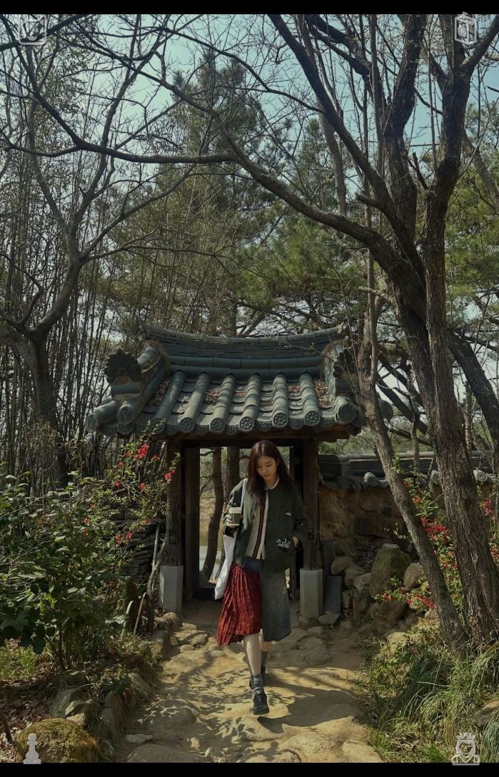 gomesthur_'s tweet photo. 🍩We’re making great progress down the line! Today is the day we shine! They pause quietly, sipping their drinks, the silence broken only by the clock’s rhythmic beats, the whisper of leaves outside, and the gentle touch of cups meeting saucers—a peaceful melody that speaks w https://t.co/5f8LCSOCHu
