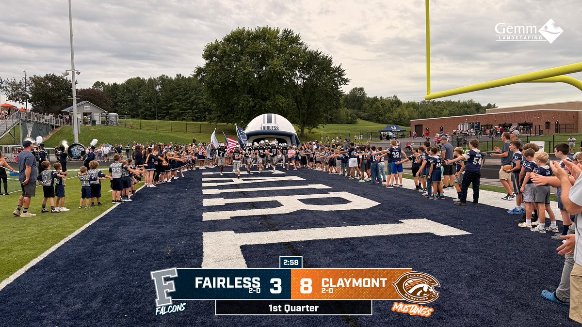 AthleticFalcons's tweet photo. 🏈 1st Quarter Update: Fairless Falcons 3 - Claymont Mustangs 8! #SOAR #GoFalconsGo https://t.co/NdVIjdyXZ5