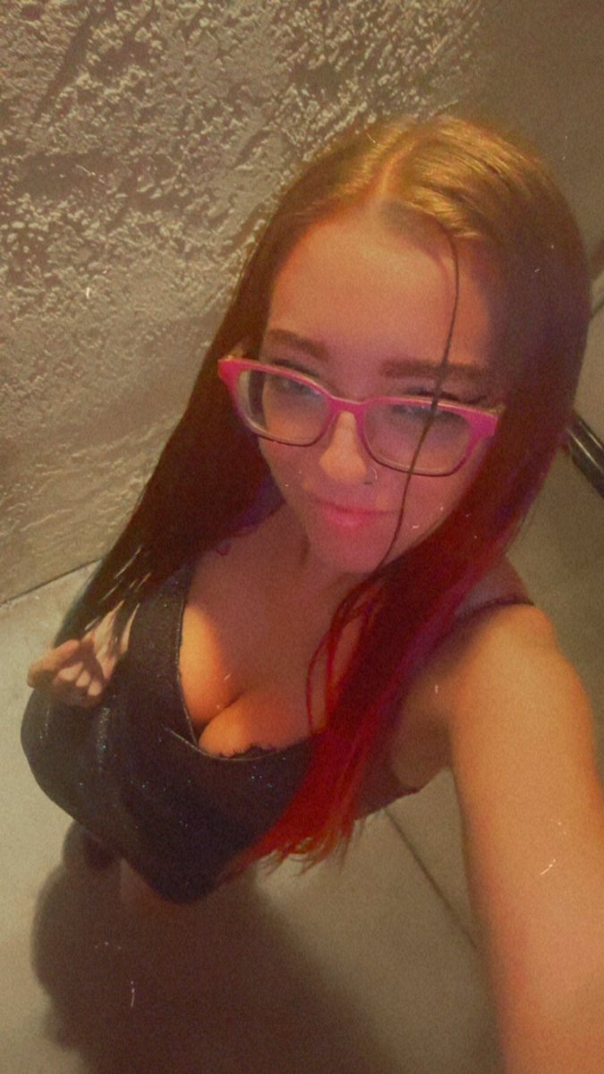 Harleyjinx143's tweet photo. New job unlocked 🔓 🌚🩰

#Newjob #altgirl #nightlife #clubfit #hired https://t.co/bpqfXNpcgZ