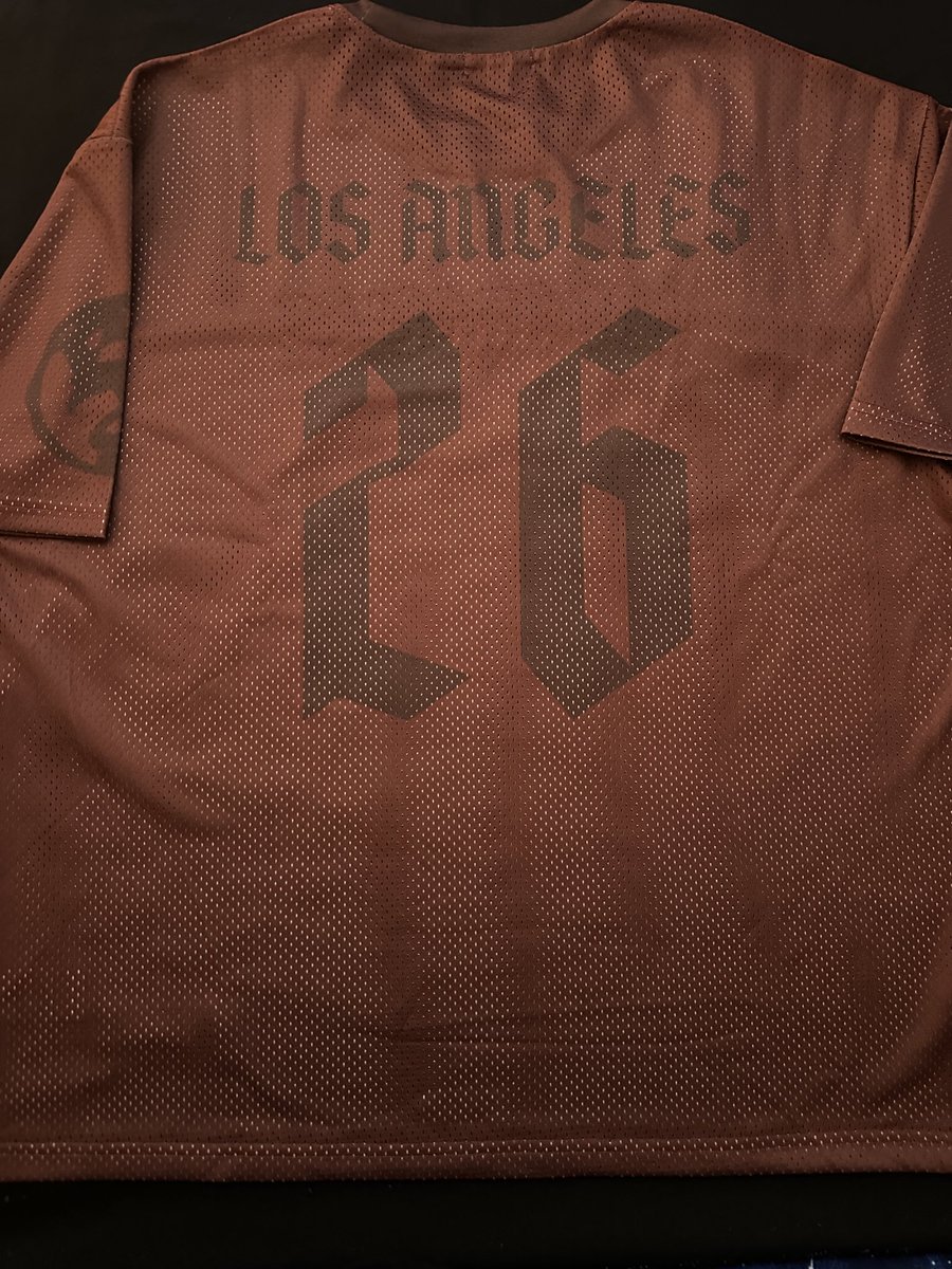 Maria65756570's tweet photo. Hi!!!

I will be attending D3 at Sofi Stadium! 

I wanted to know if there is someone who has the LA City Jersey (Size M)?  

I have a LA City Jersey (size L). I’d be more than happy to trade, however it must be done in person!!! 
#BTS #BTS_ARİRANG #BTS_WORLDTOUR_ARİRANG_LA #BTS https://t.co/Te59P9UAAF