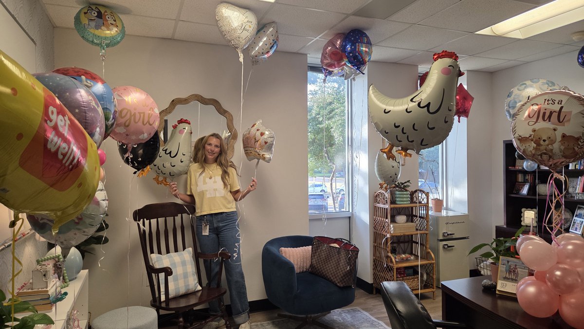 MrsKellyTo's tweet photo. We celebrated our Ranch Boss today! Happy Not-Birthday, @MrsCoutant ! https://t.co/wjUUclF6q3