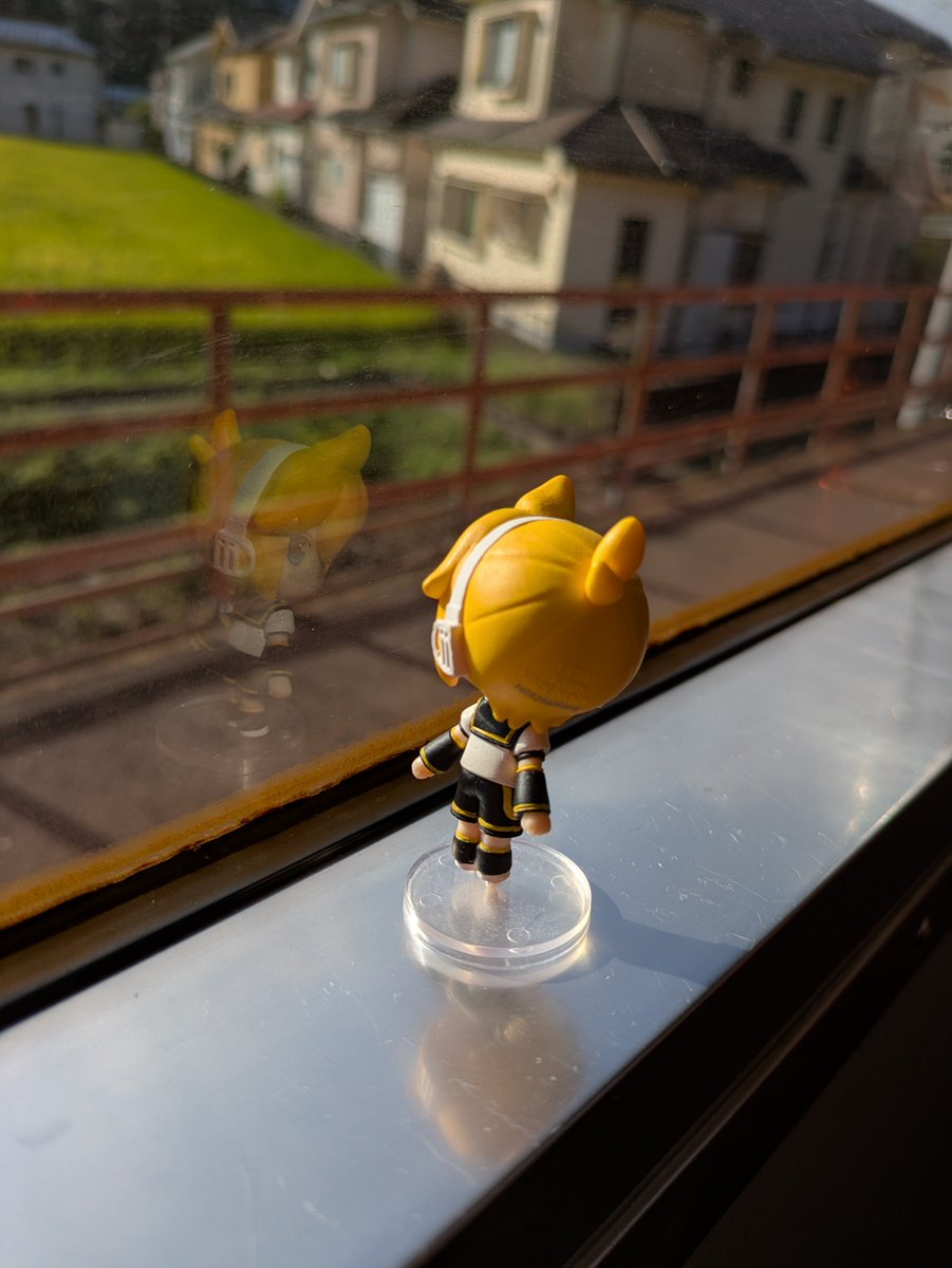 mingling0202's tweet photo. おはよう！
きょうはレンくんとのんびり列車でお出かけ！ https://t.co/rCIPoijXWl