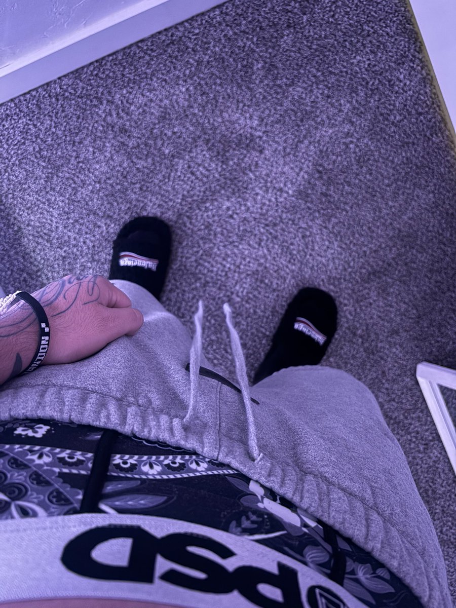 Be4nboyy_'s tweet photo. #latino #freak #cali https://t.co/3xa2GAbfcp