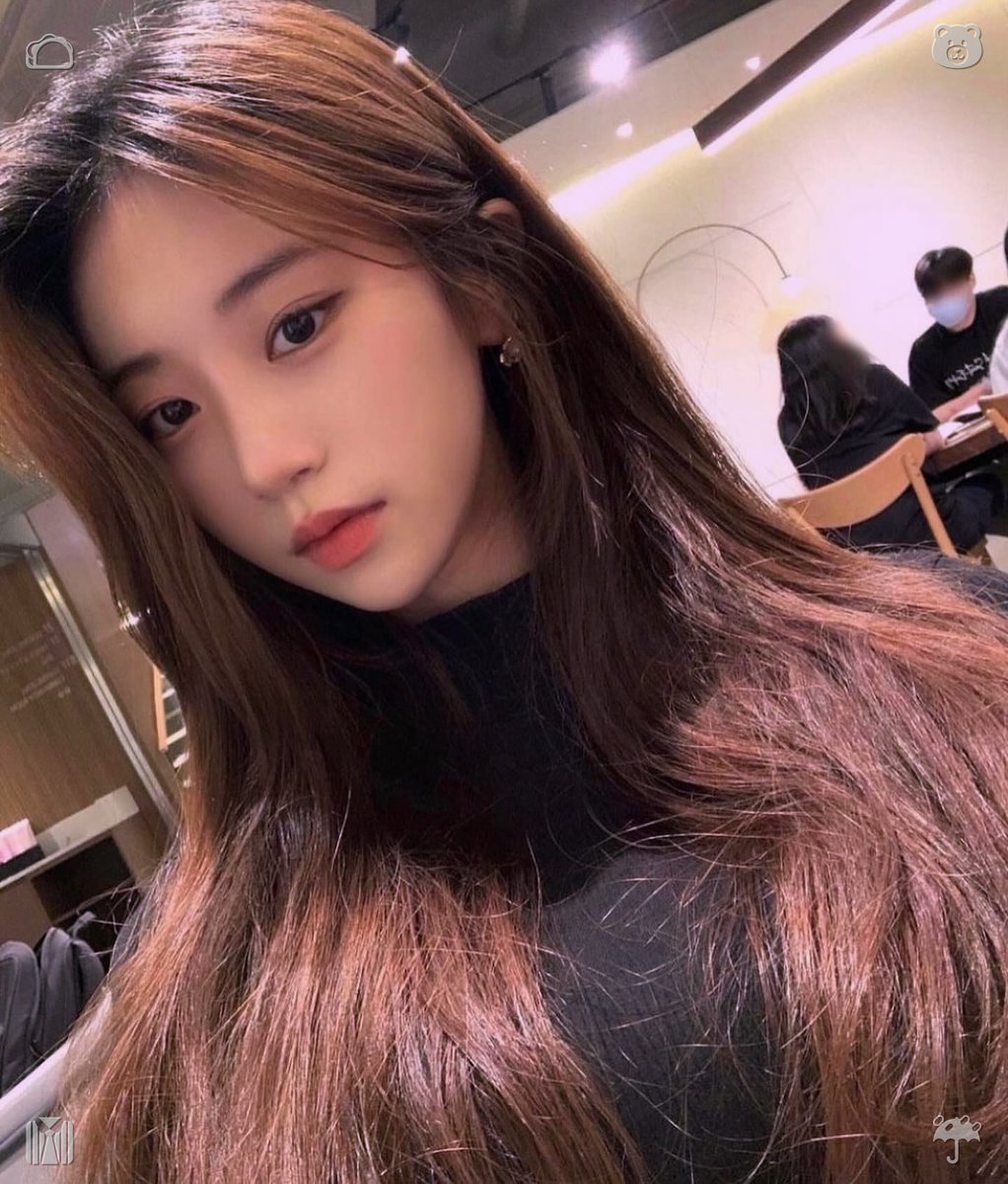 _____s97m's tweet photo. 🌍A throw draped over the armchairCinnamon-spiced coffeeA soft smile crossed Elara’s face as she nodded. “It really does,” she replied. “I’ve been visiting this spot for ages, yet it never fails to leave me in awe. Each season brings its own charm, each day unfolds a fresh https://t.co/H0i9YrBt6l