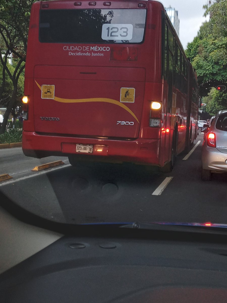 nat_pink1's tweet photo. @MetrobusCDMX Aquí foto. https://t.co/vVoYWYsYEF