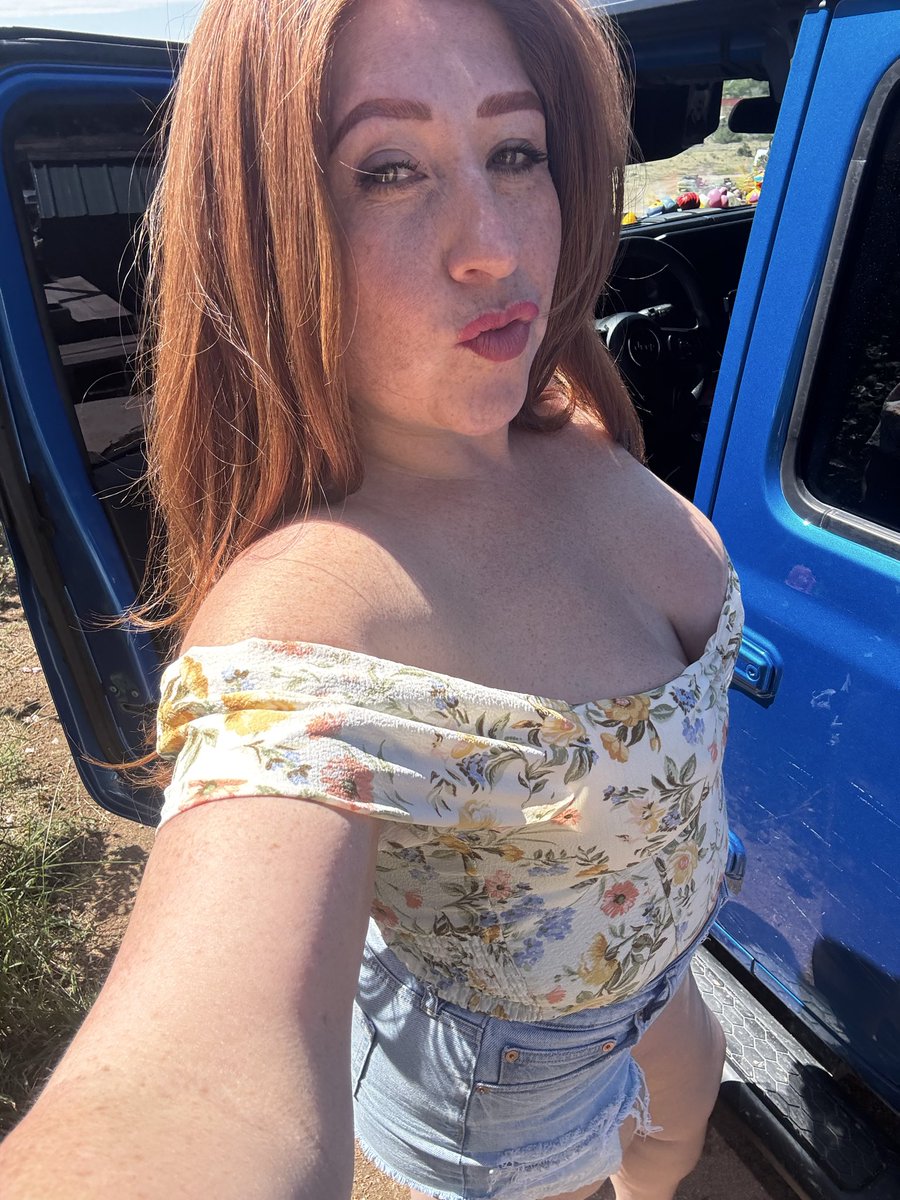 ScarlettK37750's tweet photo. My exclusive side is waiting for you on OF โค๏ธ
#Redhead #GingerGirl #FreckledBeauty #CurvyBabe #ThickAndCurvy #BustyGirl #RedheadCurves #CountryBabe #JeepGirl #SpicyContent #OnlyFans #OFModel #OFLink #ExclusiveContent https://t.co/4uvC7pTJRa