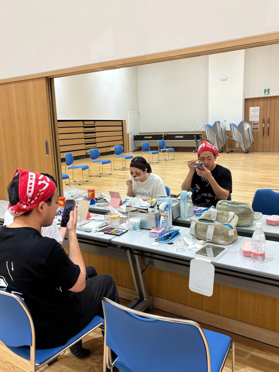newton201811's tweet photo. 【稽古日記】

昨日は稽古前にメイクの試しをしました。
お芝居もメイクもどんどん磨きをかけてゆきます🕺💄

#東京舞台芸術祭2026
#修羅ニモマケズ2026 https://t.co/CUgC0nBO1t
