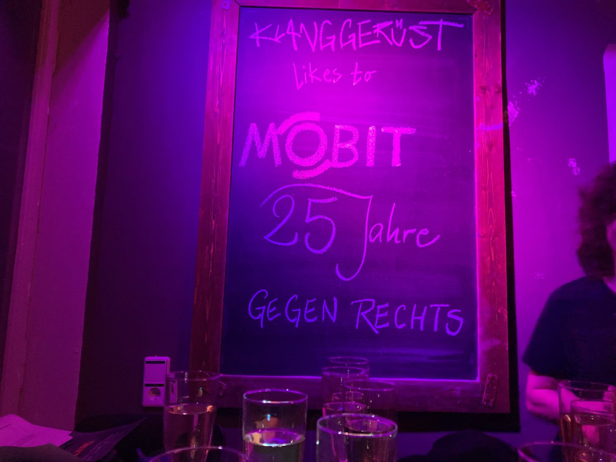 BineB's tweet photo. Bei allem Thüringer Polit-Zirkus (ja: es ist kein Zirkus - zumindest nicht lustig) heute, möchte ich nicht, dass dies untergeht: #mobit e.V., die Mobile Beratung in Thüringen - für Demokratie, gegen Rechtsextremismus, feierte gestern 25. Geburtstag. Es war eine schöne Feier. https://t.co/yeDO7eNG2s