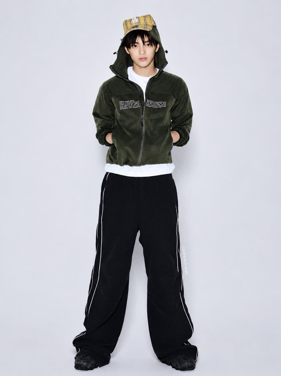 14ahnburger's tweet photo. this fit 🙇 #keonho #건호 https://t.co/VNADqnK8WL