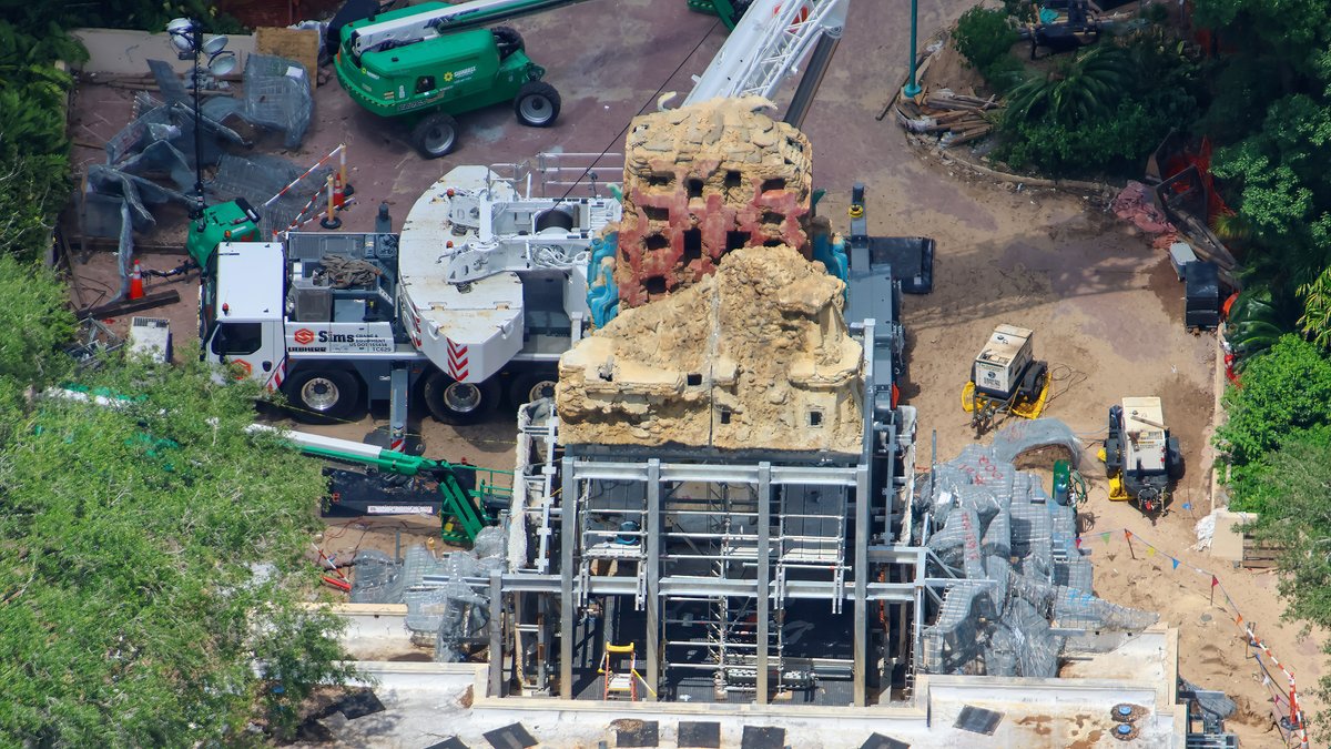 bioreconstruct's tweet photo. 3 aerial photos of details recently added to the Mayan pyramid at Indiana Jones and the Myth of the Jade Serpent.
These were sculpted and painted in backstage Animal Kingdom. Saving time. Forms for additional sculpting are in progress. https://t.co/pKbyTANUWr