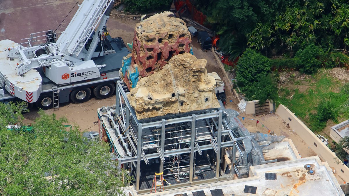 bioreconstruct's tweet photo. 3 aerial photos of details recently added to the Mayan pyramid at Indiana Jones and the Myth of the Jade Serpent.
These were sculpted and painted in backstage Animal Kingdom. Saving time. Forms for additional sculpting are in progress. https://t.co/pKbyTANUWr