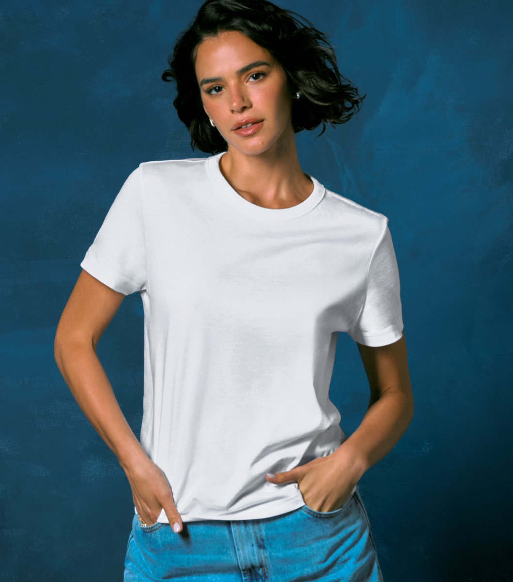 Hering_Oficial's tweet photo. Um ícone vestindo outro ícone 💙. Bruna Marquezine (@BruMarquezine)  + Nova Camiseta Brasil®️ Descubra a novidade na loja Hering mais próxima e aproveite o preço de lançamento - R$ 49,99. #NovaCamisetaHering #IconeHering https://t.co/uCge7DfVqN