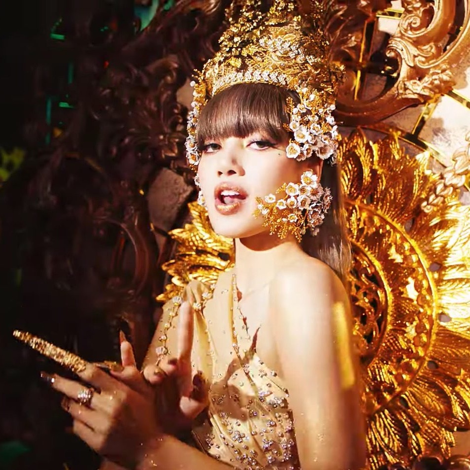 chartdata's tweet photo. #LISA becomes the first soloist in history to have multiple music videos surpass 70 million counter views in under 24 hours on YouTube ("SaWaDiKa" and "LALISA"). https://t.co/nq7jfnUGLM