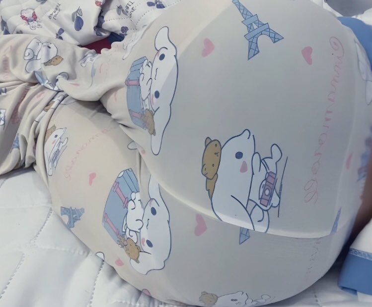 ChandrikaCdbm3's tweet photo. 𝐕𝐓𝐮𝐛𝐞𝐫 のデカケツはこんな感じです！ https://t.co/A4G4XduFd4