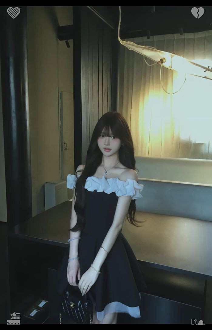 ku_4250rin's tweet photo. 💊With gentle music playing through his headphones, he spoke softly, 'She left us two years back. Photography of flowers was her passion, and I've chosen to carry that legacy forward. Each snapshot I take serves as a little message—'I long for you' and 'I'm grateful you showed https://t.co/zqwEvuYx8Z