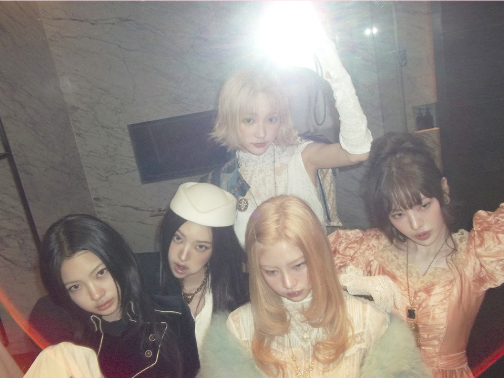 y2kiiidz's tweet photo. fashion killer, trend setter, rookie of the era https://t.co/HQJScOWKOY