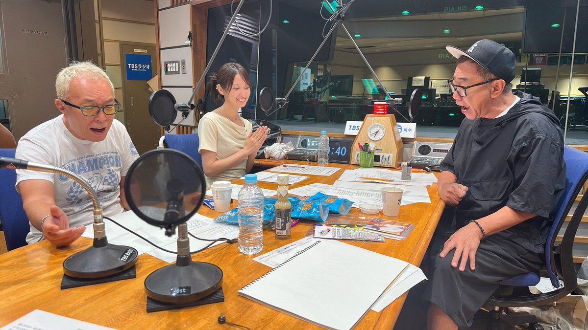 kinashinokai's tweet photo. #木梨の会 今週の3枚は…📸

"生演奏歌合戦"ありがとうございました🎙️
ノリ、ジョージ、あいみ、KIMI…
みんなで朝から全8曲大熱唱🔥🔥🔥

https://t.co/9eX87WFD2r https://t.co/PSp0V9Ws5k