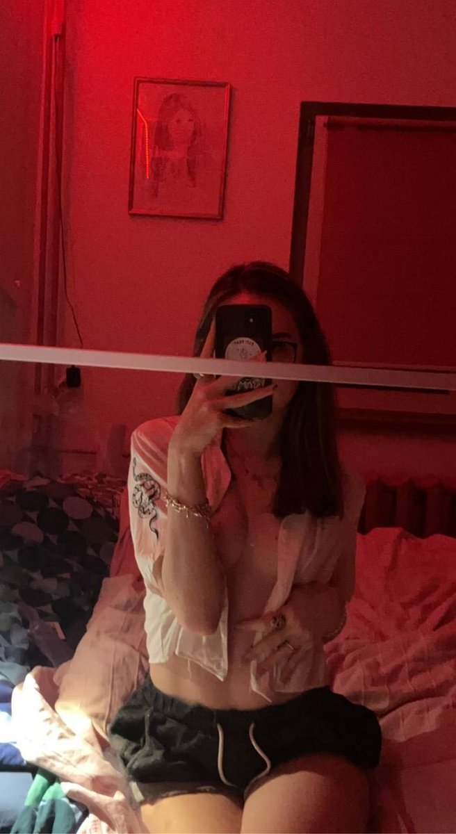 ReshmaSmith's tweet photo. Looking for a lover https://t.co/av6qVl7lB8