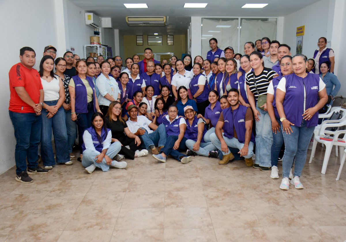 lorenaaranaluna's tweet photo. 📍#LosRíos | Fortalecemos la atención infantil. 👧🏻👦🏻💜

Equipos de Desarrollo Infantil del #MTDH participaron en una jornada para fortalecer conocimientos y mejorar la atención a niñas y niños.

🤝 Seguimos trabajando por su bienestar.

#MTDHEnTerritorio #GobiernoDelEcuador https://t.co/XGn61W80Pk