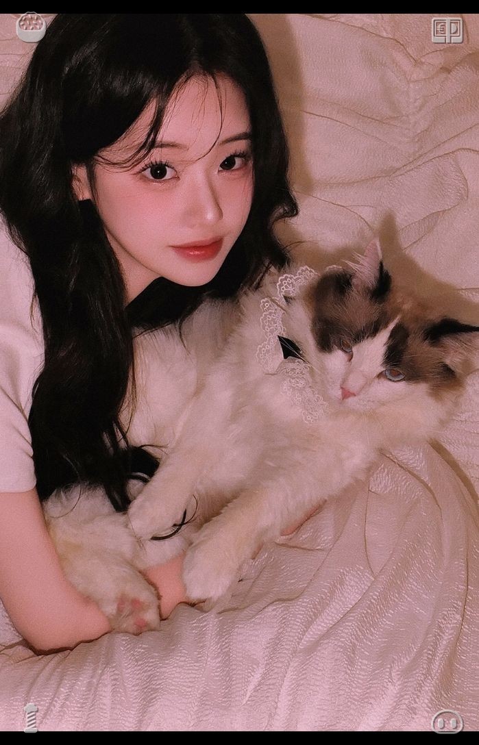 SERIKAxoxo's tweet photo. 👀Canned beans Easy to keep“She couldn’t stop bringing you up,” he went on, “each time we met, she’d inquire whether I’d had any news from you, if I had any idea how you were faring. She held onto the hope that one day you’d return, that you’d manage to find your way bac https://t.co/Hra8lpyi1m