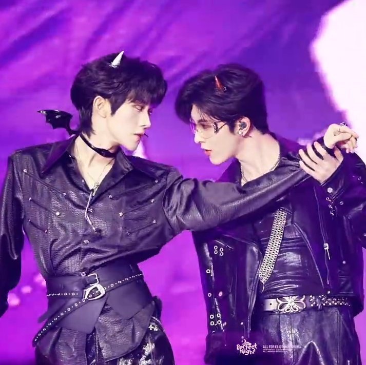 Meapi_Meapi's tweet photo. I might be late to that realization
But...
I did not notice that in this performance qiuqiu's belt had a butterfly on it😲🤩
🦋🦋🦋🦋🦋🦋🦋
Even the belt helped making sure everyone knew who qiuqiu belongs to😏😏😏

He is only Axing's🤭🤭🤭 https://t.co/iLtnzicvgI