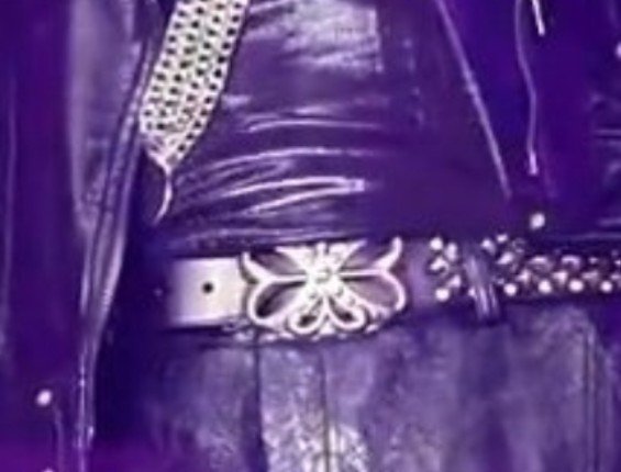 Meapi_Meapi's tweet photo. I might be late to that realization
But...
I did not notice that in this performance qiuqiu's belt had a butterfly on it😲🤩
🦋🦋🦋🦋🦋🦋🦋
Even the belt helped making sure everyone knew who qiuqiu belongs to😏😏😏

He is only Axing's🤭🤭🤭 https://t.co/iLtnzicvgI