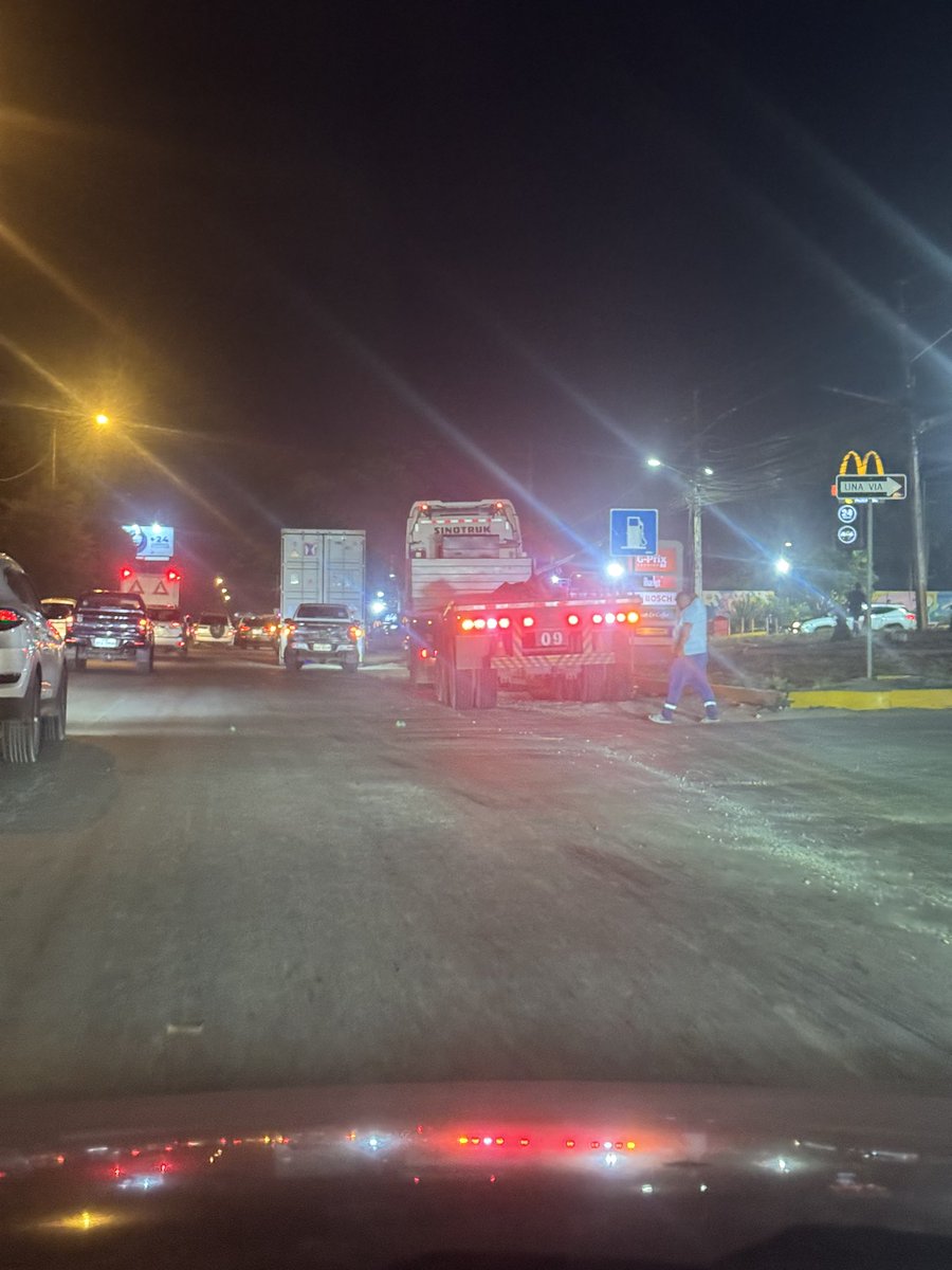 tatianaelizam's tweet photo. Justo ahorita @ATM_Transito @ATMGuayaquil @ViaLaCostaLucha @InfoViaLaCosta @EmergenciasEc
Todos los días voy a reportar esto, porque sus patrullas solo perjudican a la gente honesta. Primax Pto Azul https://t.co/jTtyww6Ilh