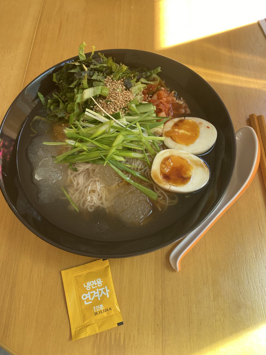 cornichonsgrrrl's tweet photo. When I eat Korean cold noodles I feel like I’m a domesticated duck eating peas out of a kiddie pool https://t.co/Ok7hUA7JYB