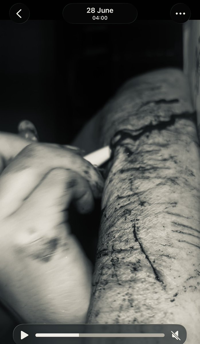 nan_oo000's tweet photo. this is all roleplay fake photos and acting!! all makeup roleplay EVERYRHING IS FAKE!!!!!!! (that one time my blade broke mid shesh so i continued to multiswipe with a FUCKING PEN. A PEN. and it. worked.)#slittwt https://t.co/8FZ9MzN0Rf