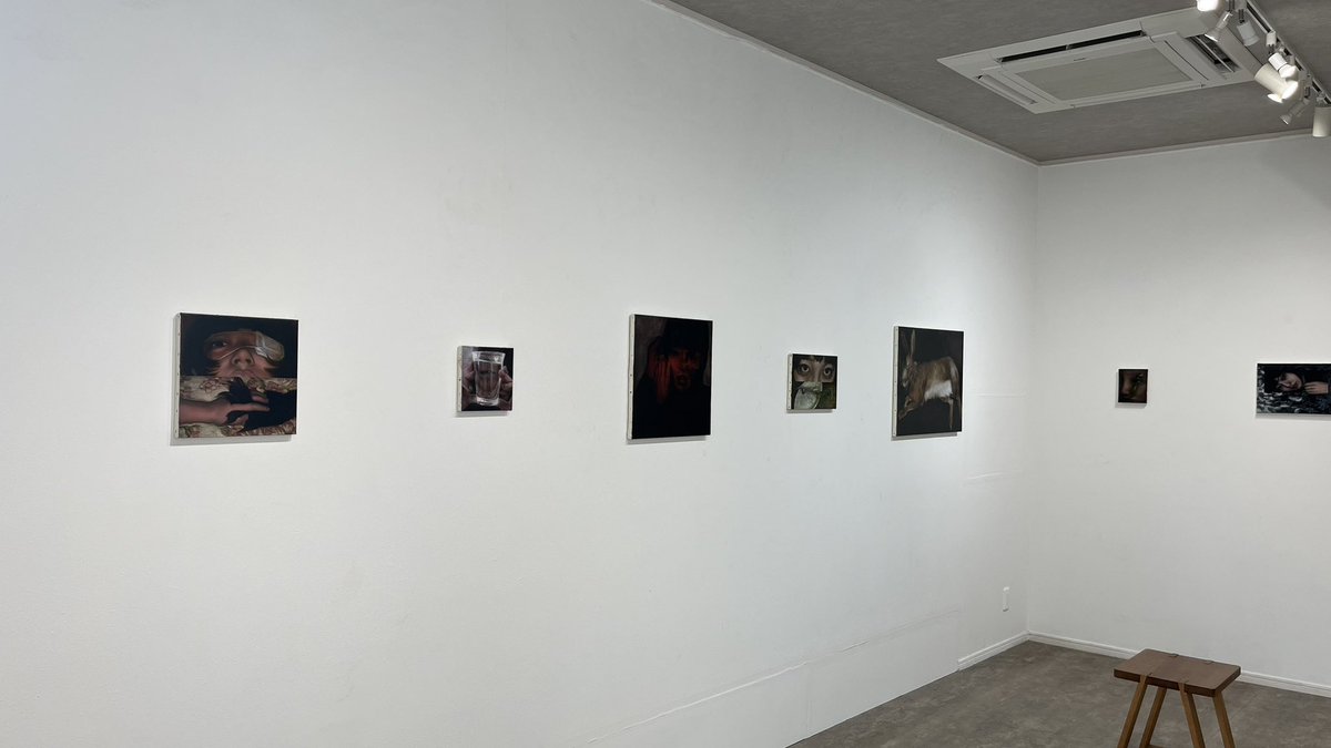 wine_125's tweet photo. 個展今週でラストです。
在廊は最終日、６日（日）の予定です。
見納めの作品もございますので、お時間ございましたらぜひお越しください🚶 https://t.co/QKNCoRj9hO