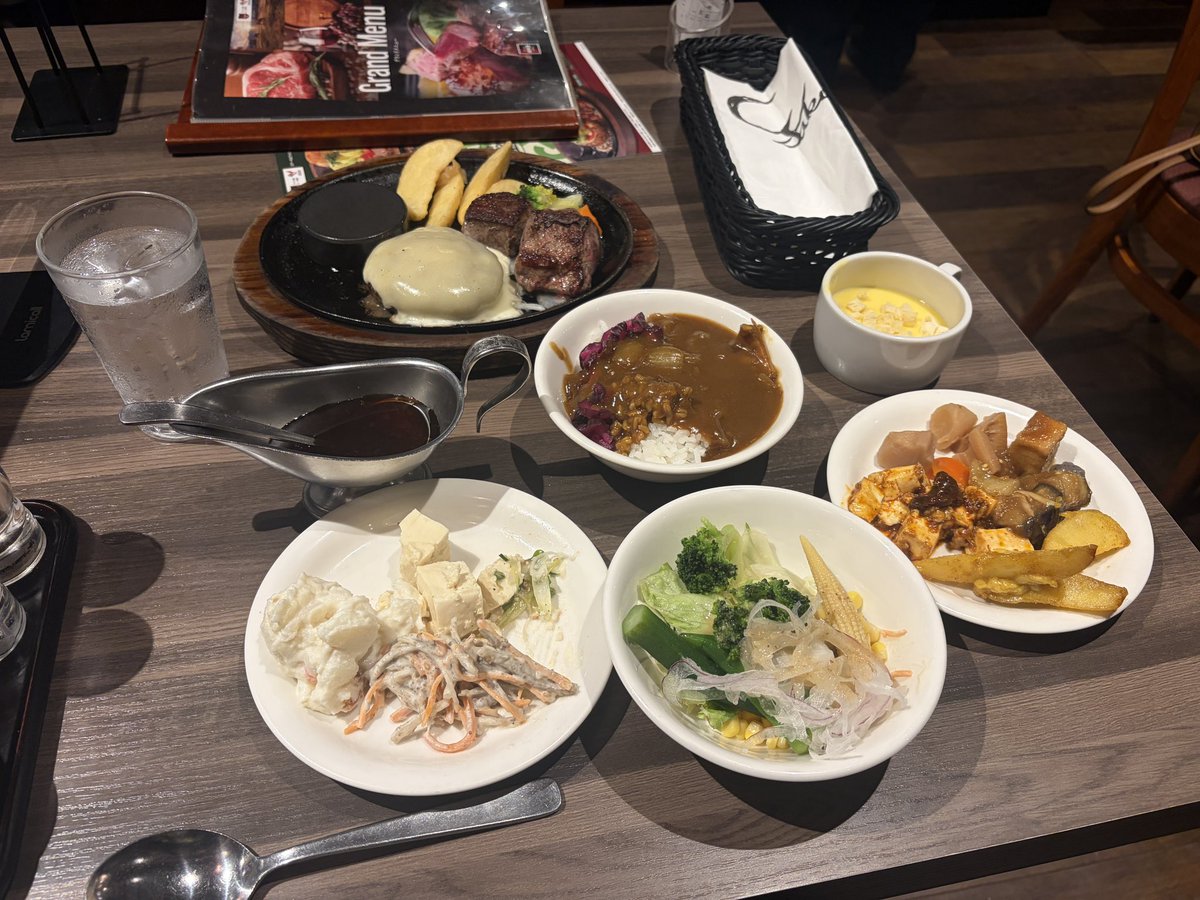 ADIOZIPPER1023's tweet photo. 昨夜、美味しいもの食べて、元気だそうと、ステーキのあさくま行ってきた！ドカ食いしてきた！美味😋これからも頑張るぞ！ https://t.co/R2H6le6oc7