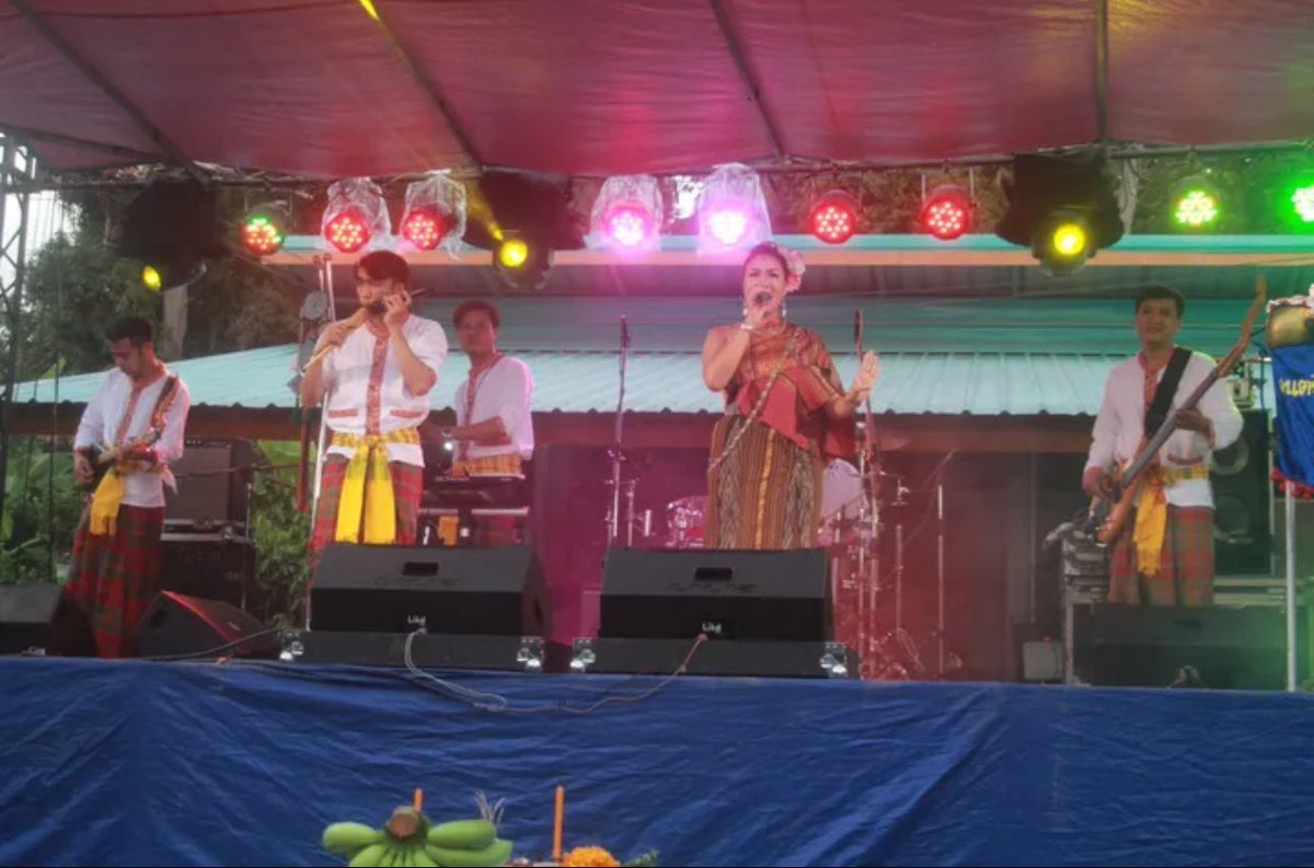 Srikhottaboon's tweet photo. รับแสดงดนตรีอีสาน รับแสดงรำอีสาน

รับจัดการแสดงวงโปงลางร่วมสมัย ดนตรีพื้นบ้านและวัฒนธรรมการแสดงพื้นเมืองของไทย-อีสาน-เหนือ
โทร 089-123-2339

เว็บไซต์ https://t.co/D9fhD6ZbAK
ชมตัวอย่างการแสดง วีดีโอ
https://t.co/OJqgTtrm5R https://t.co/qDJSkdqxcE
