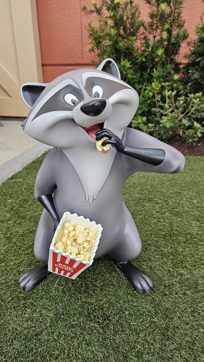 DrewDisneyDude's tweet photo. New characters have arrived in The Walt Disney Studios at Disney’s Hollywood Studios! Say hi to Bolt, the Dalmatians, Meeko, and Bruni. 👋 https://t.co/NIunxvcrE1