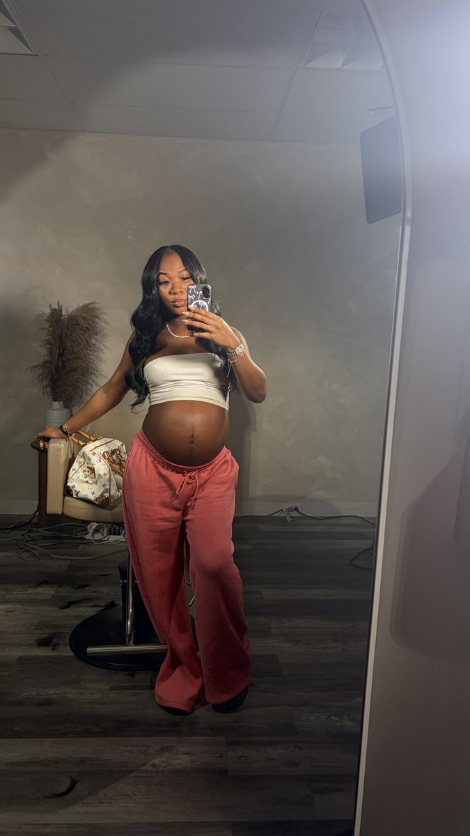 rayinbow_'s tweet photo. Big mama💗🎀🤰🏾 https://t.co/WHddqKj4WY