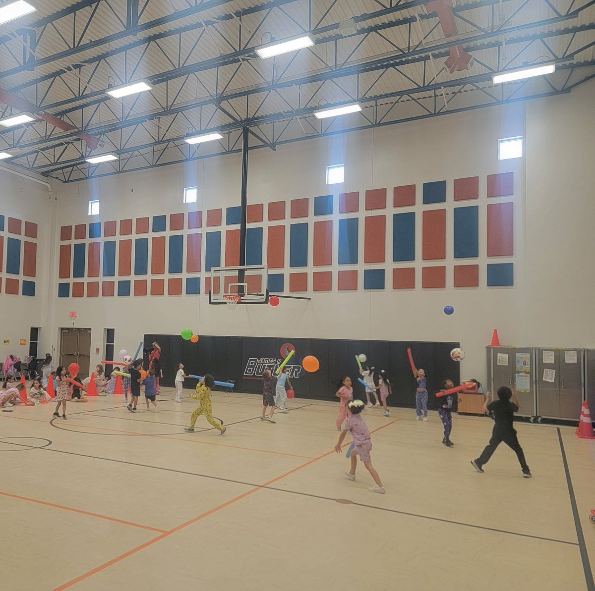 CoachGonza_BES's tweet photo. Scholars working on eye - hand coordination, spatial awareness, while striking a balloon 🎈 for today's Fun Fri-Yay 😁  Balloon Bop activity. https://t.co/wqf3tDg8rI