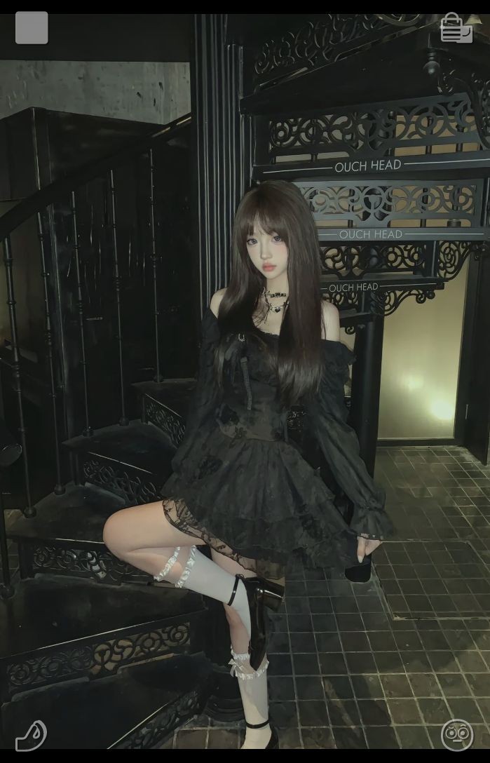 kitamh440's tweet photo. 🧹Balcony autumn tidy-up, sweep away the fallen leaves. That evening, the two strolled through the park clasping hands, the band on Clara's finger sparkling beneath the golden dusk. They spoke of what lay ahead—crafting a shared life—and promised the park would forever hold a https://t.co/wkwwASgIOd